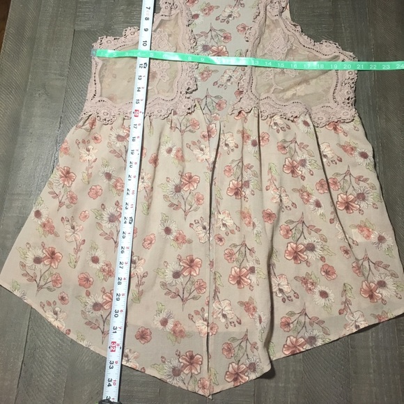 Floral mesh and lace vest - Picture 2 of 5
